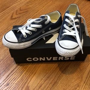 Converse All Star Chuck Taylor Sneaker in Navy